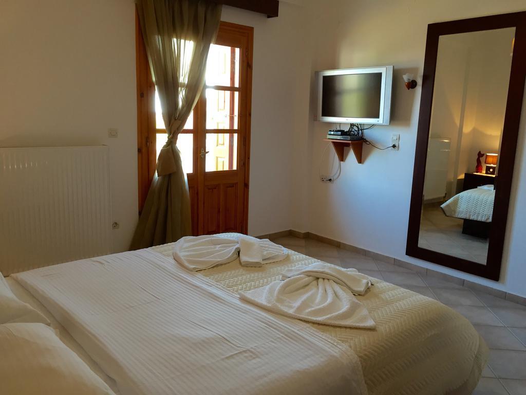 Anemos Apartments Marathókampos Екстериор снимка